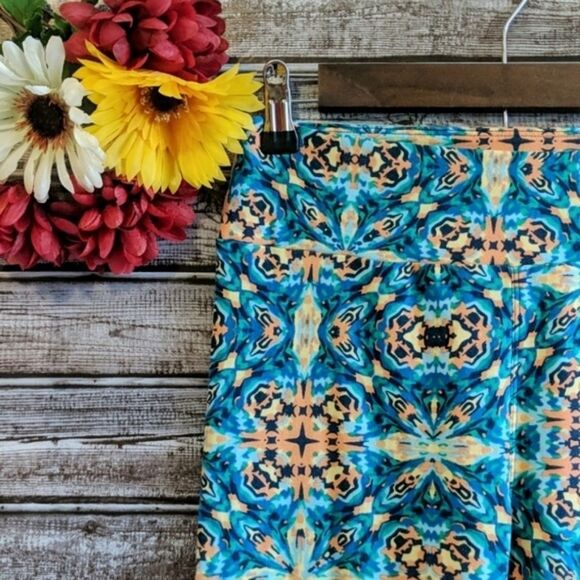 Lularoe | Multicolored Kaleidoscope Butter Soft Leggings | One Size - Picture 2 of 8